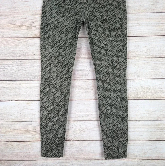 CAbi Women's Size 2 Ditsy Floral Skinny Jeans Green Stretchy Pants Style#5083 - Picture 4 of 11